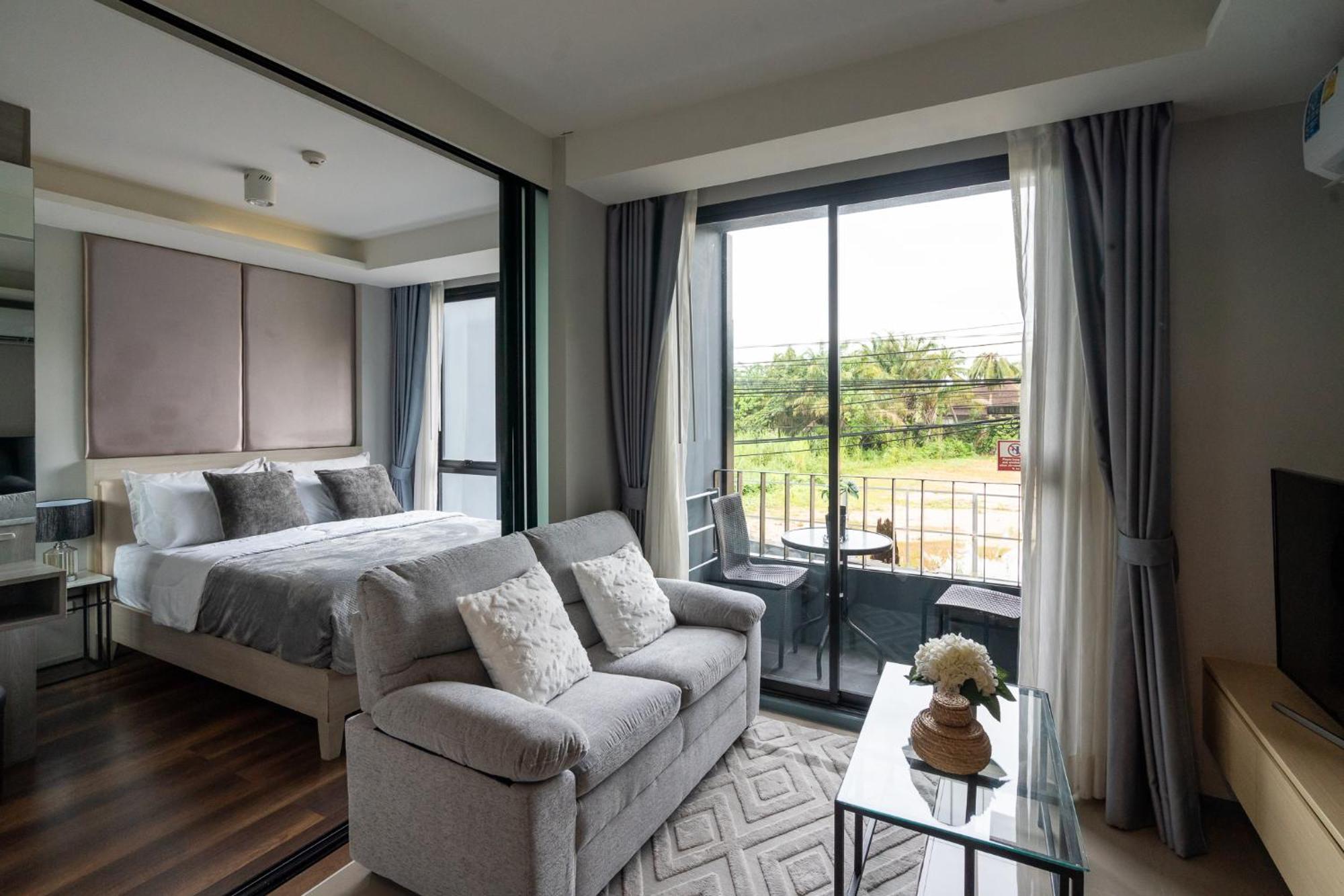 6Th Avenue Surin By Win217 Apartment Ban Lum Fuang Luaran gambar